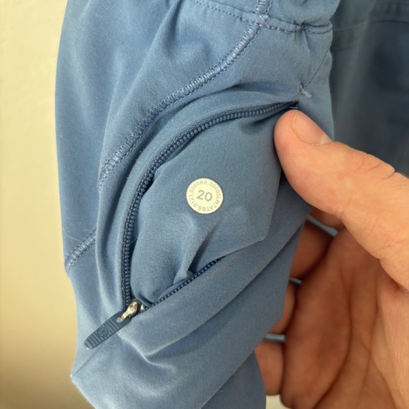 Waterdrop Track That Short 5 Inch Inseam, Size 20 - Picture 2 of 4